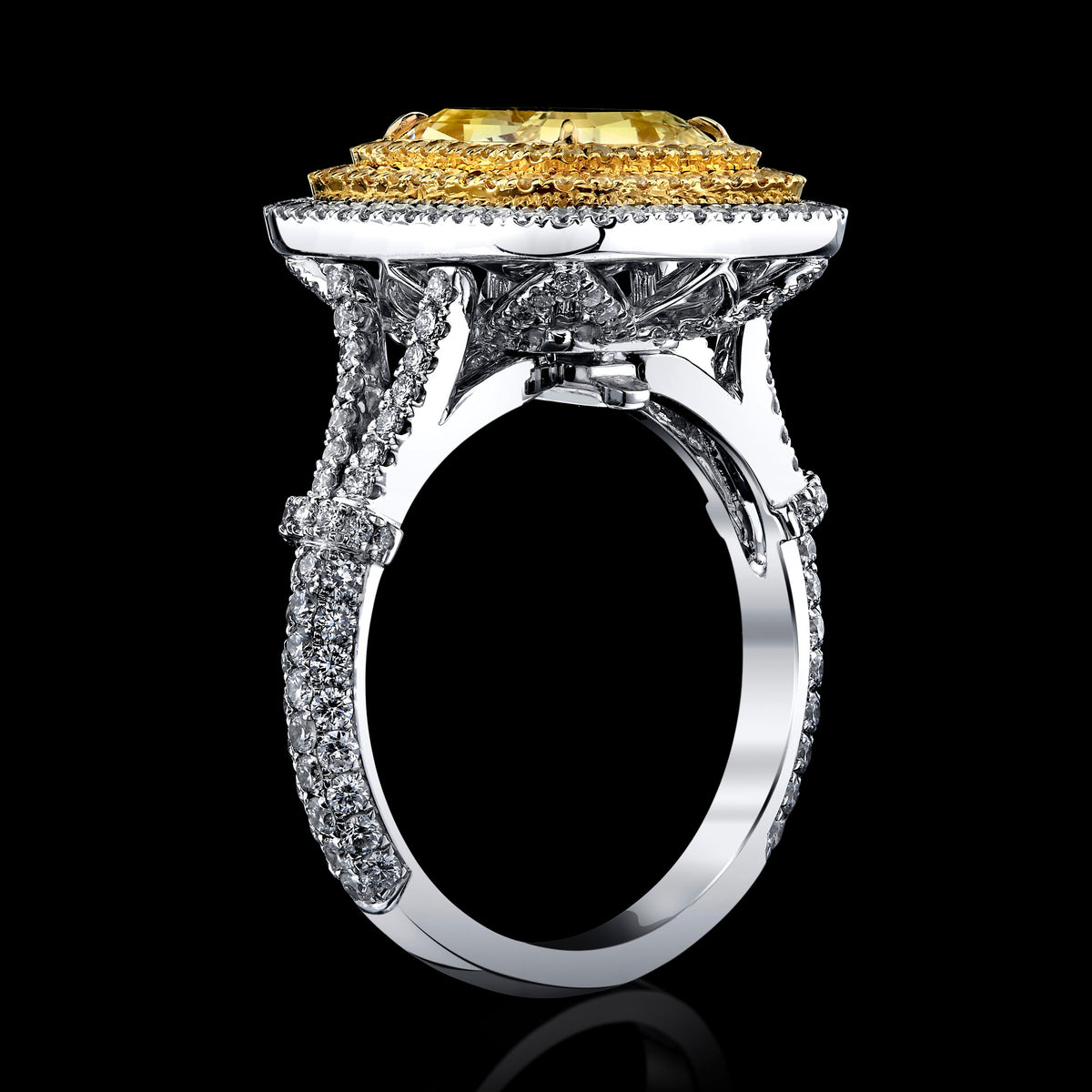 Golden Labyrinth diamond ring, alternate view