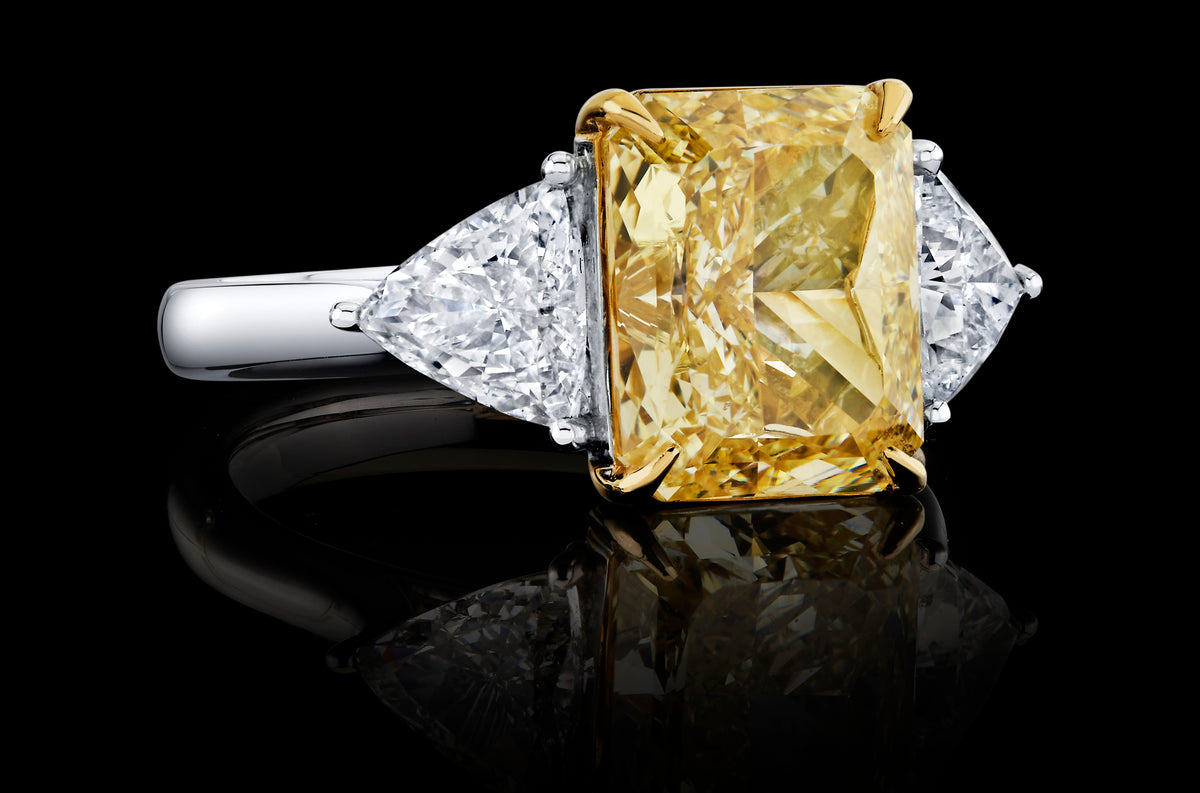 Golden Triptych ring, view 2